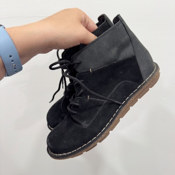 Clarks Collection Tamitha Key Lace-Up Ankle Boots Suede Leather Black Size 6.5 - Picture 5 of 10